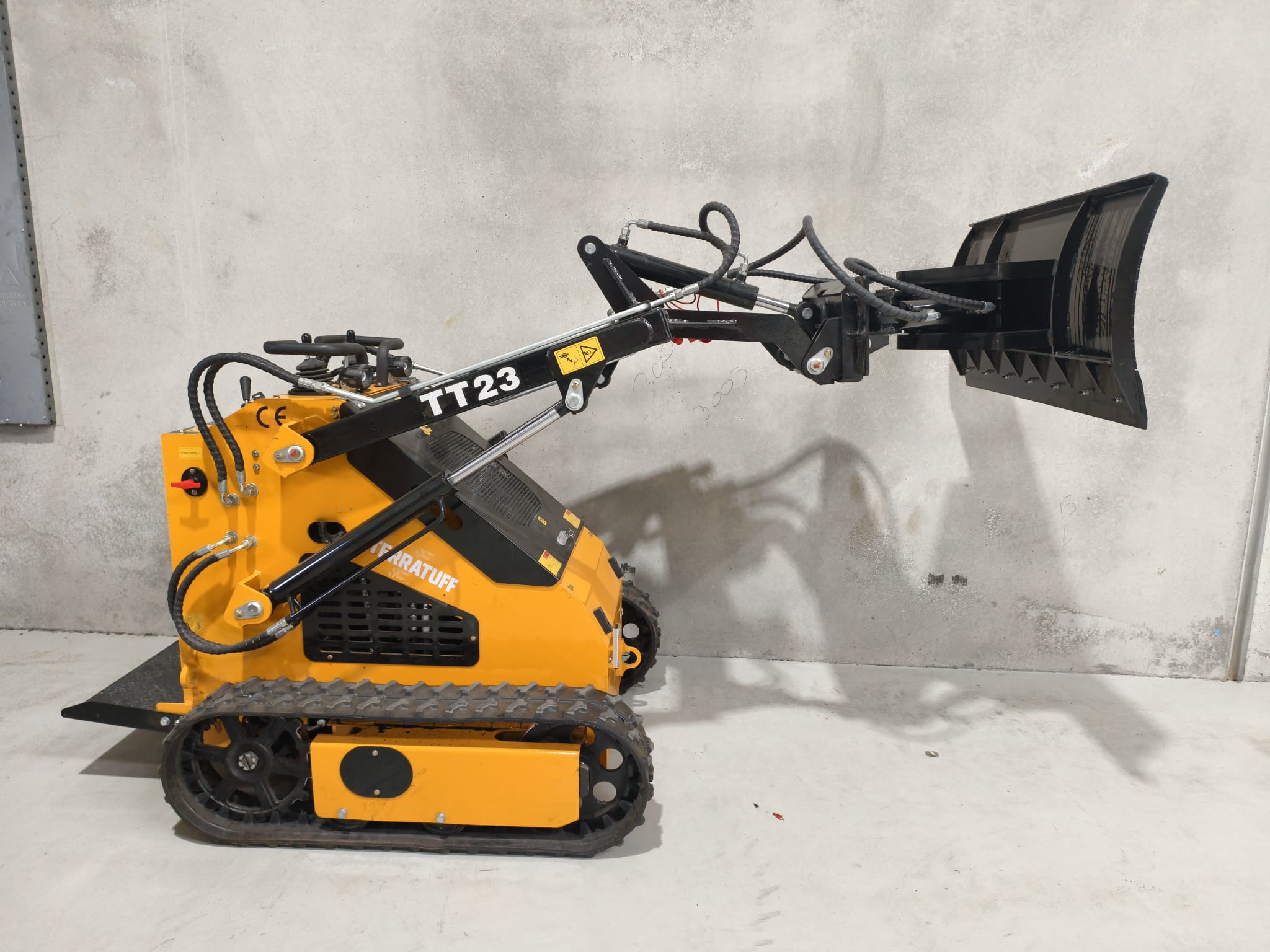 2026 TerraTuff TT23 Mini Skid Steer Loader - Image 4