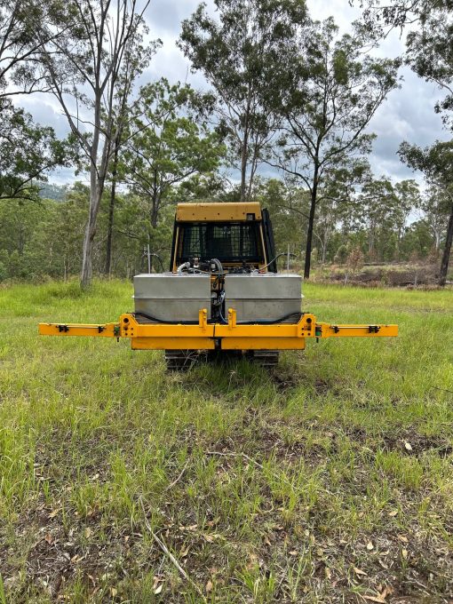 2004 CAT D3G XL & Spray unit, 4675 Hrs, Stock 136 - Image 4