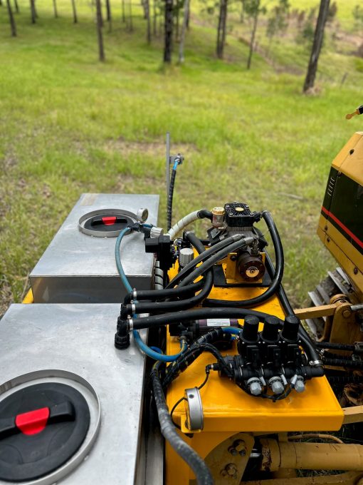 2004 CAT D3G XL & Spray unit, 4675 Hrs, Stock 136 - Image 6