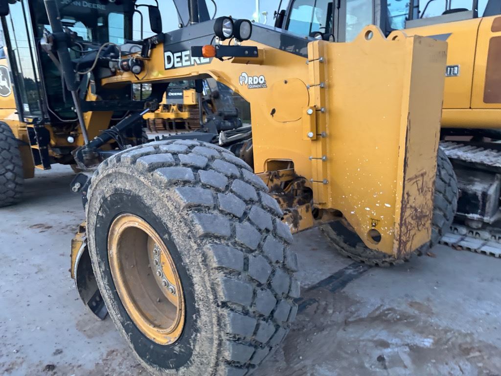 2020 John Deere 872GP with 7,600 hrs - Image 2