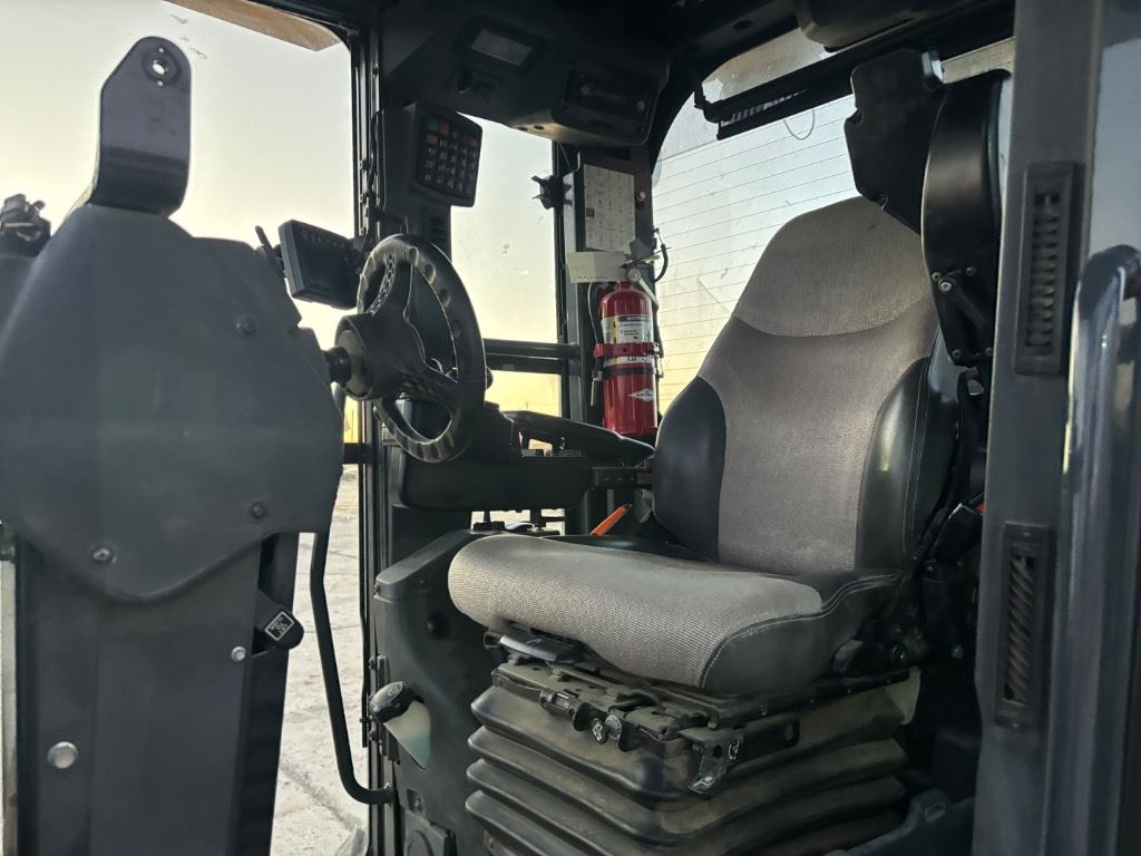 2020 John Deere 872GP with 7,600 hrs - Image 3