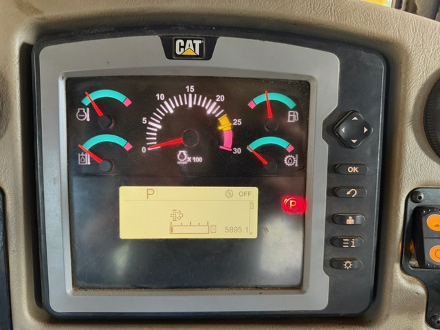 2013 CAT D6T XL with only 5,895 hrs - Image 12