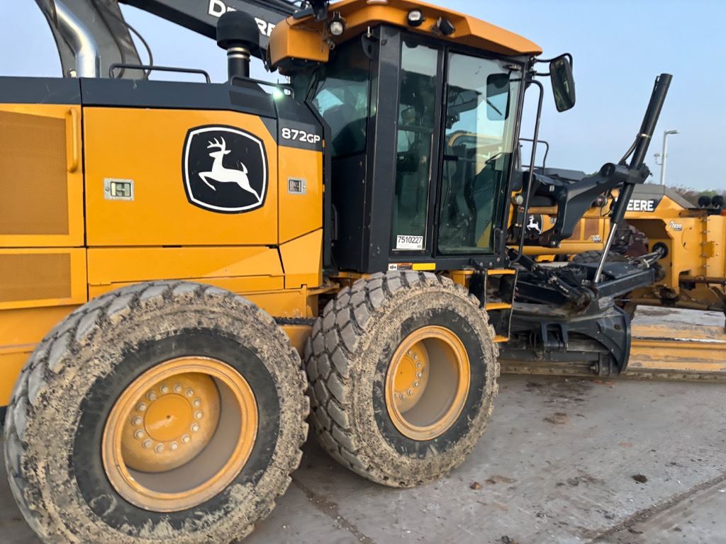 2020 John Deere 872GP with 7,600 hrs - Image 4
