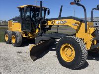 2019 John Deere 872GP 6WD with 5,900 hrs