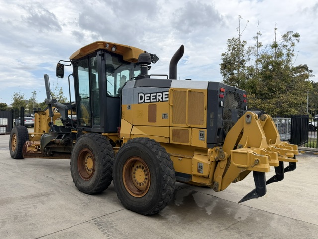 2016 John Deere 772G 6WD with 6,500 hrs - Image 2
