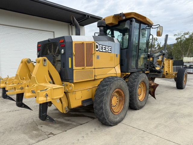 2016 John Deere 772G 6WD with 6,500 hrs - Image 4
