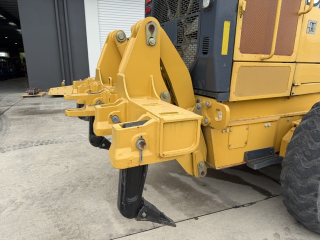2016 John Deere 772G 6WD with 6,500 hrs - Image 5