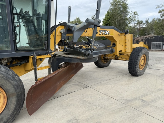 2016 John Deere 772G 6WD with 6,500 hrs - Image 6