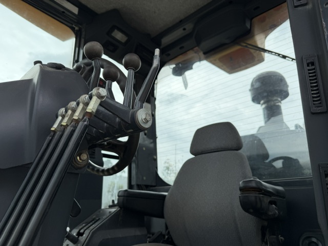 2016 John Deere 772G 6WD with 6,500 hrs - Image 13